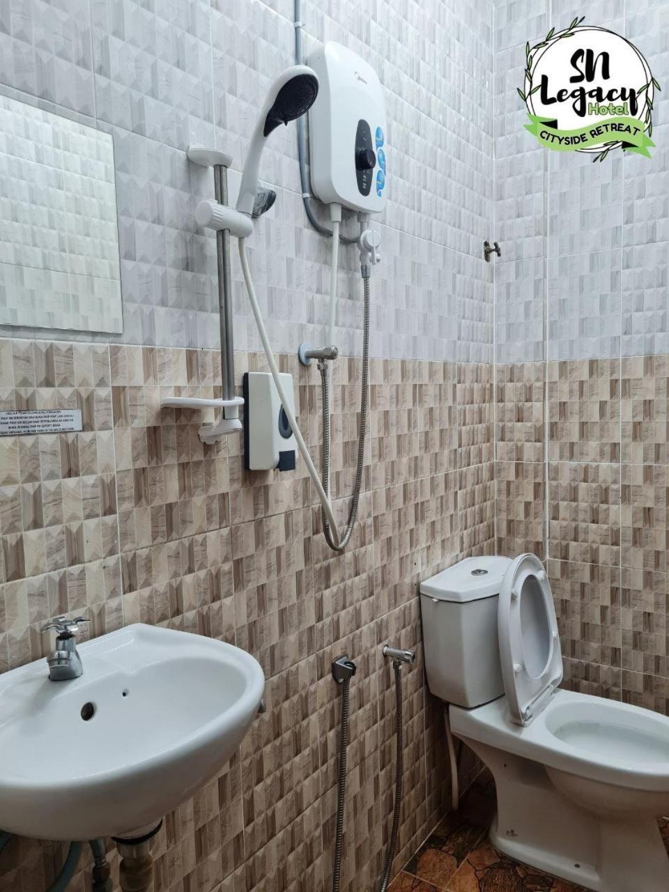 Hotel Sn Legacy Куала Теренгану Екстериор снимка