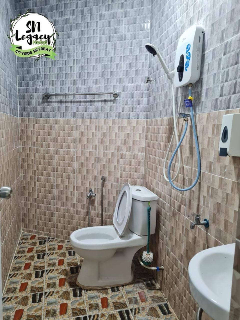 Hotel Sn Legacy Куала Теренгану Екстериор снимка