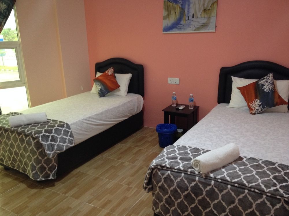 Hotel Sn Legacy Куала Теренгану Екстериор снимка